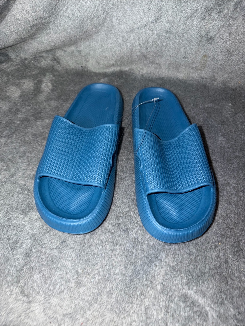 Mens  Cloud Slides (44-45)  Size US 9.5-10( Women’s 11.5-12)